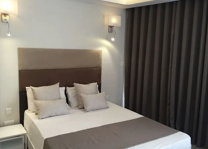 Onyx Apartments