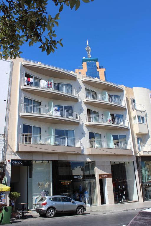 Onyx Aparthotel 3*
