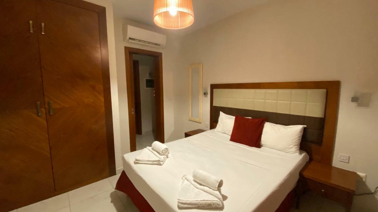 Onyx Aparthotel